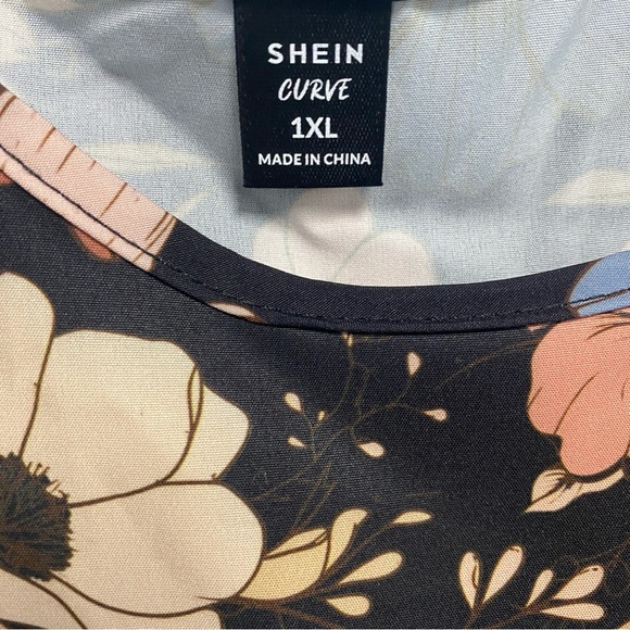 SHEIN Curve Floral Maxi Dress Woman’s Size 1XL Shortsleeve Lightweight - Picture 4 of 6